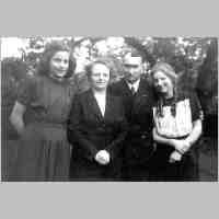 90-29-0006 Fritz Packschies mit Ehefrau Hertha und Toechtern Erika u. Hannelore.jpg
